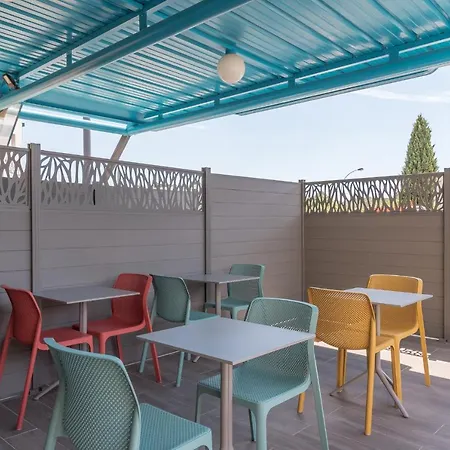Kyriad Direct Toulon Ouest - Sur 라센느쉬르메르
