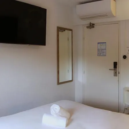 호텔 Kyriad Direct Toulon Ouest - Sur 라센느쉬르메르