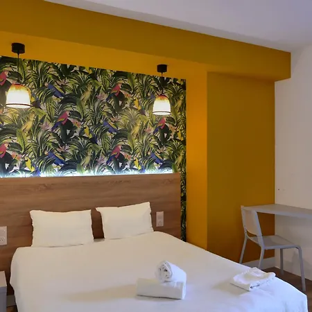 Kyriad Direct Toulon Ouest - Sur 2* 라센느쉬르메르