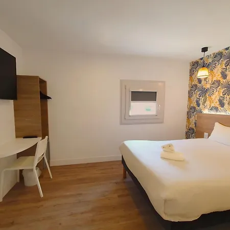 Kyriad Direct Toulon Ouest - Sur 2* 라센느쉬르메르
